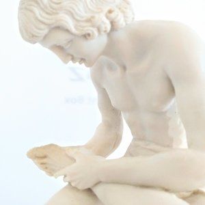 Vintage WHITE Sculpture " Boy with Thorn" Spinario Italy. 9"